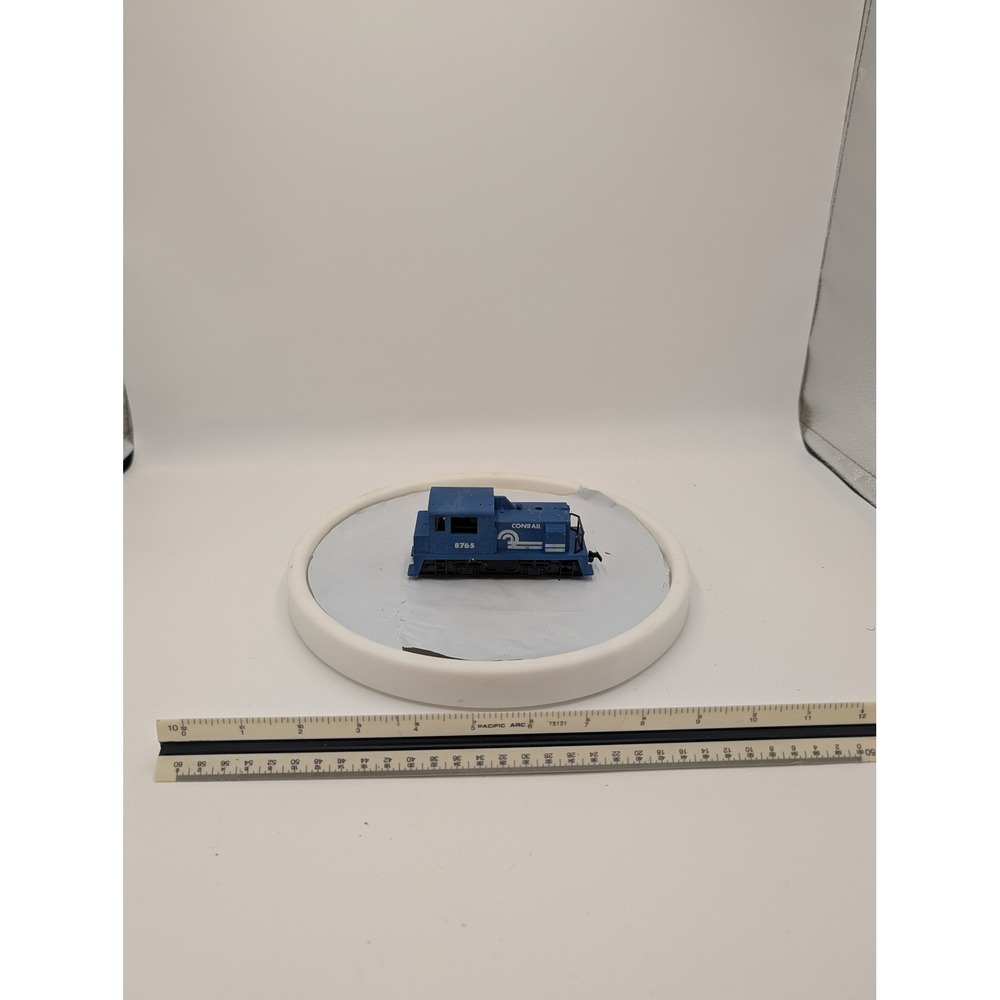 Mehano Blue Diesel Locomotive 8765 Model Train Engine Switcher HO Scale